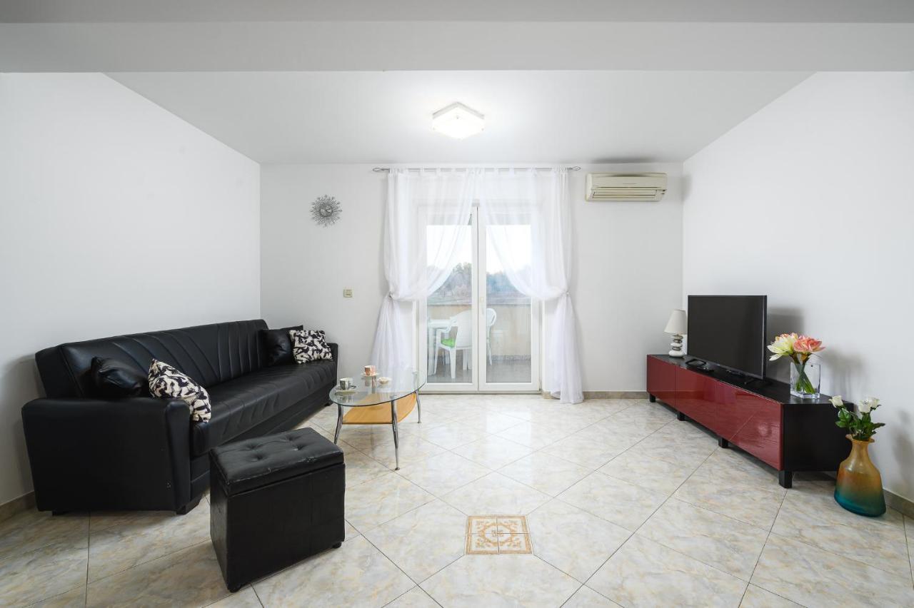 Stancija Amorozo 6 Poreč Extérieur photo